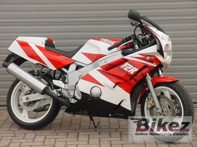 1990 Yamaha FZR 600 photo